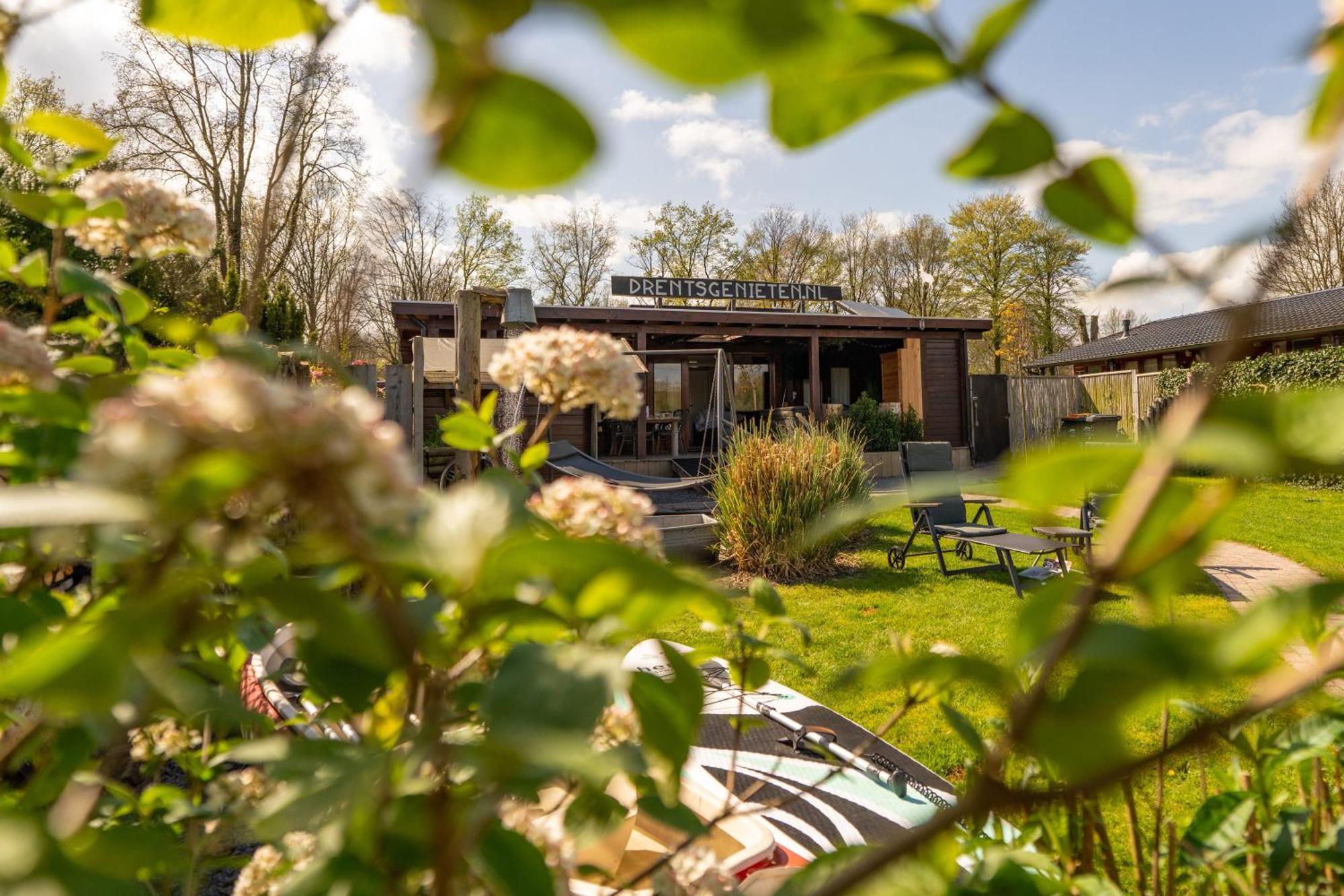 Drents Genieten - Lavendelheide Met Uitzicht Op Het Water Erm Dış mekan fotoğraf